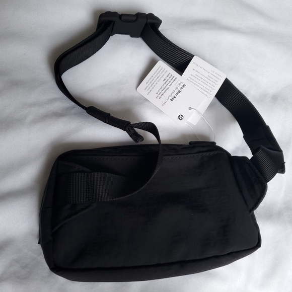 Lululemon Mini Belt Bag Black - Picture 3 of 6